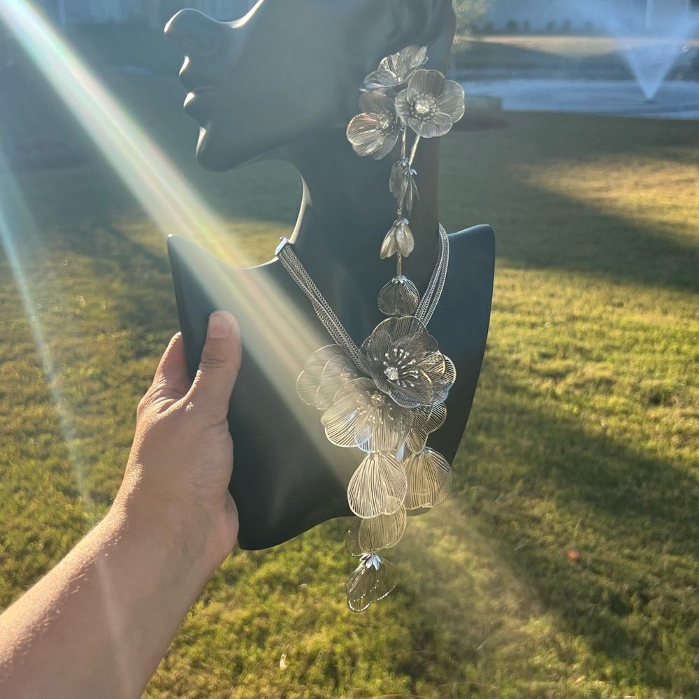 Zara Famous Kate Middleton Floral Statement Earrings